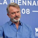 O ator Sam Neill morreu aos 78 anos de pneumonia, disse seu empresário. Fotografado em 2017 em Veneza, Itália