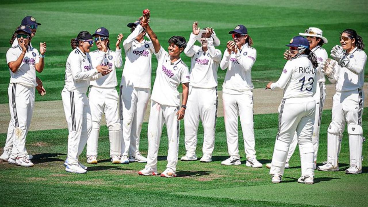 A equipe da Índia derrotou a Inglaterra para vencer o histórico Lord's Test por 270 corridas
