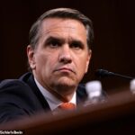 Todd Blanche conheceu o irmão e a cunhada de Giuffre – Sky e Amanda Roberts – bem como outros sobreviventes de Jeffrey Epstein depois que senadores republicanos ameaçaram anular sua confirmação como procurador-geral