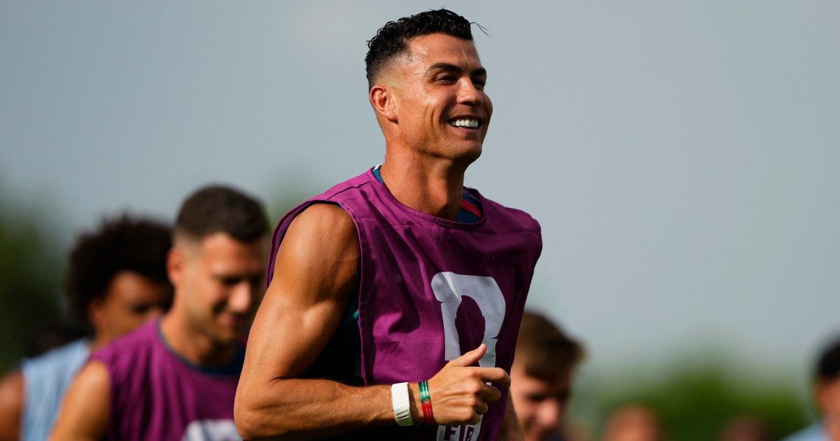 O meio-campista canadense nº 07, Stephen Eustaquio, comemora após vencer a partida de futebol das oitavas de final da Copa do Mundo de 2026 entre África do Sul e Canadá, no Estádio de Los Angeles, em Inglewood, em 28 de junho de 2026.