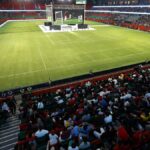 A final da Copa do Mundo da FIFA será disputada em gramado com críticas mistas; chuva pode ajudar