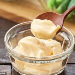 A maionese é rica em gordura e calorias - alguém deveria comê-la?