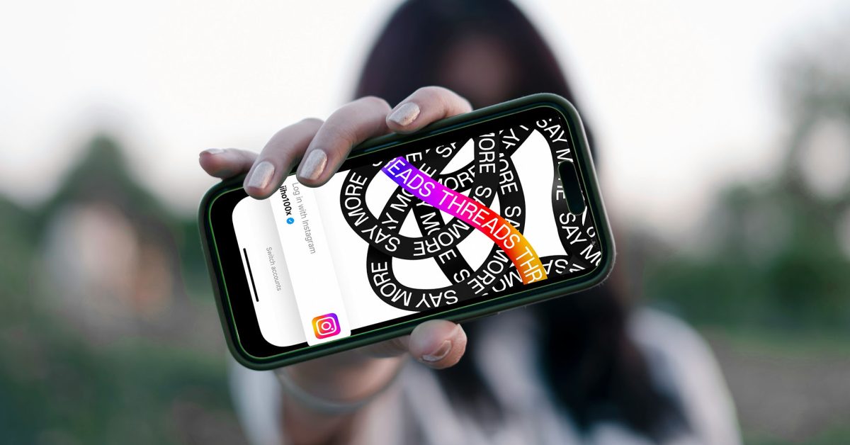 A maioria dos americanos proibiria as redes sociais para menores de 16 anos, sendo os pais os mais expressivos | A foto mostra uma garota segurando um iPhone com o logotipo Threads