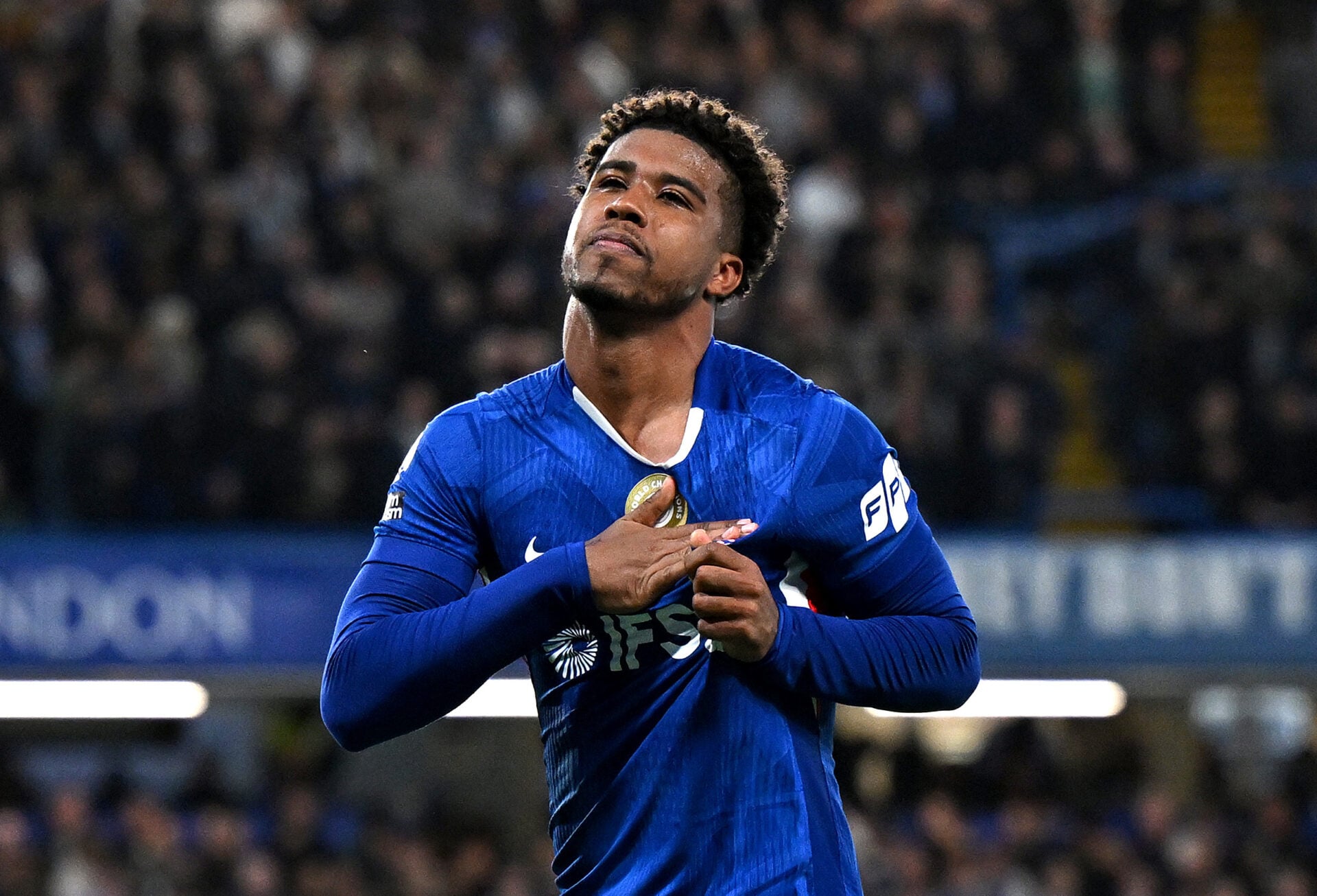 A melhor posição de Andrey Santos já foi revelada por Enzo Maresca em meio ao interesse do Man United