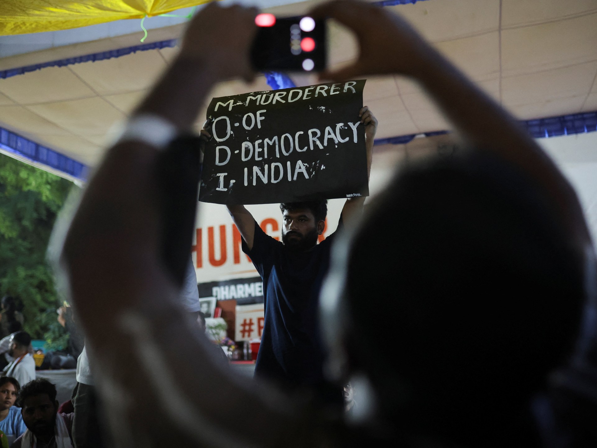 A política de baratas da Índia não é brincadeira