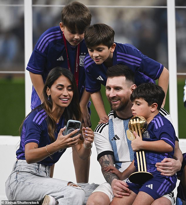 A vida secreta 'reclusa' de Lionel Messi trancada em Fort Lauderdale: tudo o que você vê é 'muito orquestrado', dizem fontes que revelam divergência da esposa... e do plano de aposentadoria