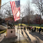 Administração Trump abre investigação sobre ajuda financeira de Harvard para estudantes internacionais