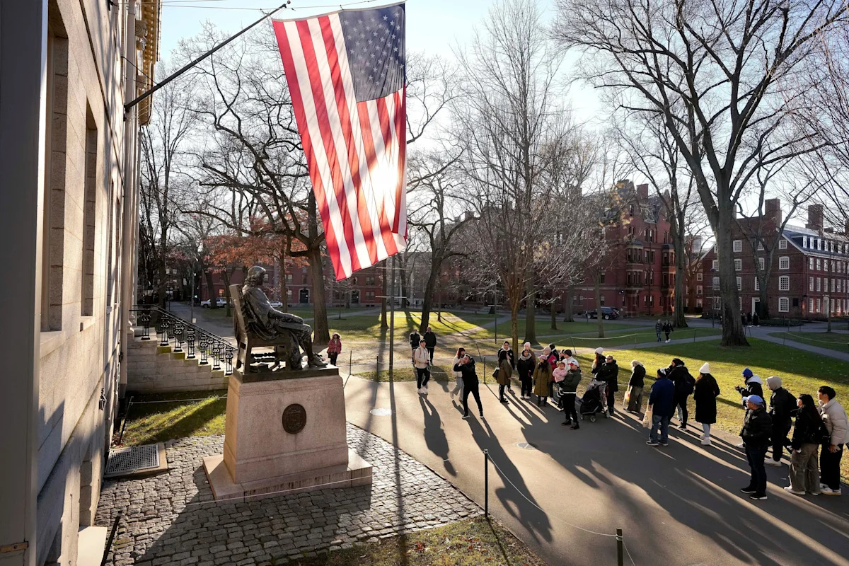Administração Trump abre investigação sobre ajuda financeira de Harvard para estudantes internacionais