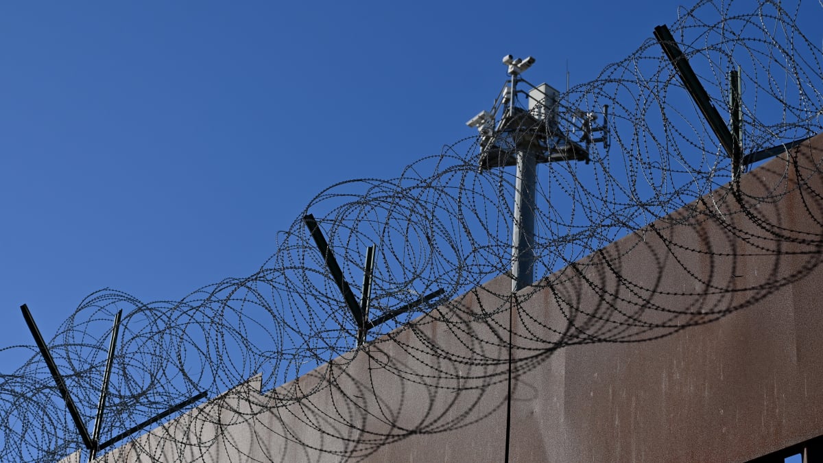 Administração Trump gastará US$ 1 bilhão em novo sistema de vigilância de fronteiras