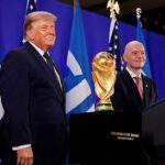Donald Trump (à esquerda) criticou as 'táticas incomuns' de Thomas Tuchel na derrota da Inglaterra para a Argentina esta semana