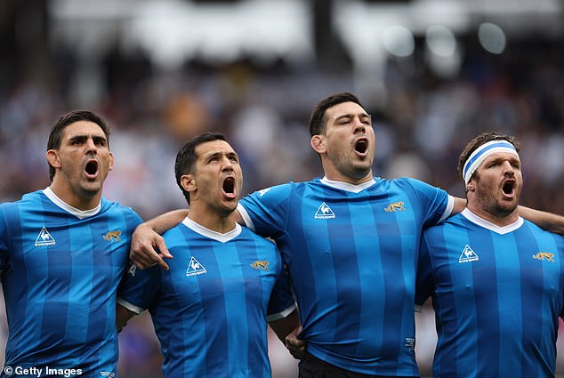 As estrelas do rugby da Argentina usaram um kit semelhante ao usado pela equipe de Diego Maradona em 1986
