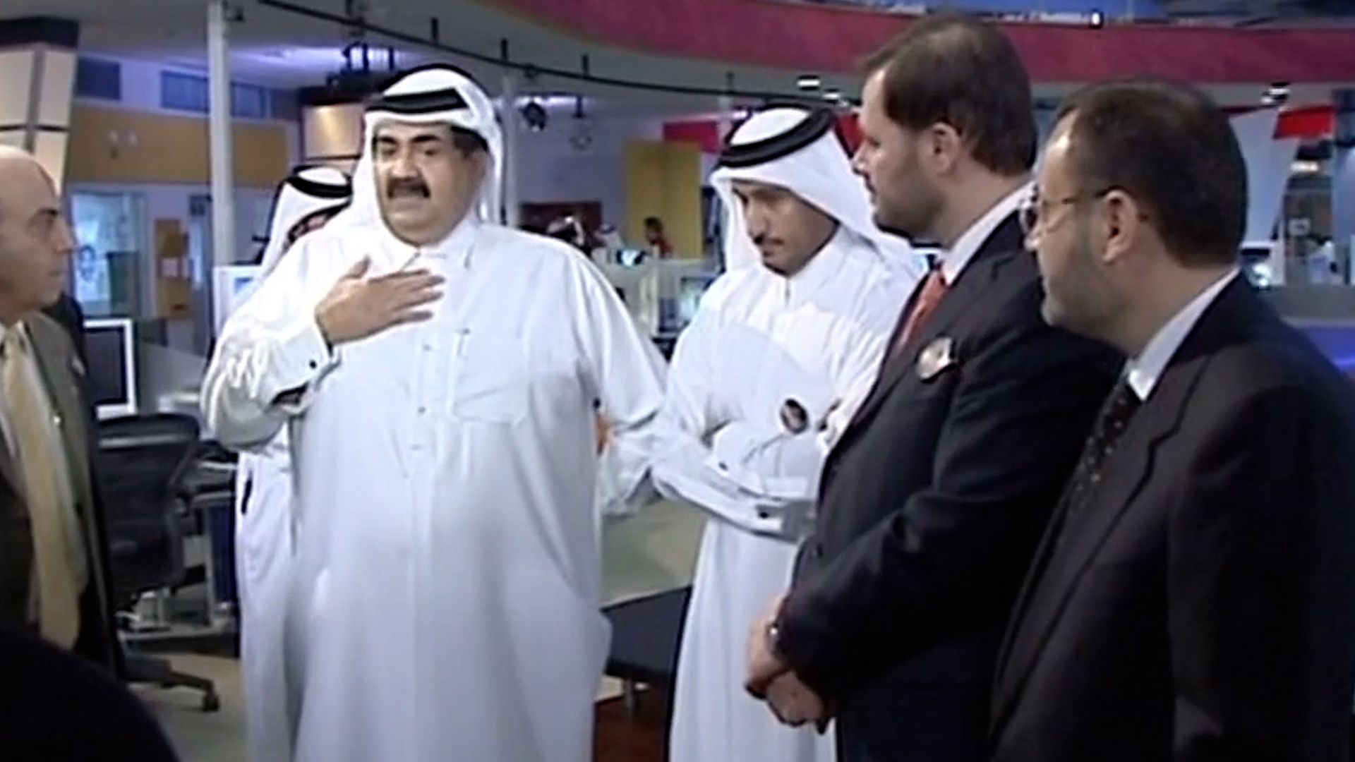 Al Jazeera se despede do fundador Sheikh Hamad