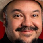 Ameaças de morte, Doxxing e IA: como o animador Jorge Gutiérrez matou seu próprio programa em 36 horas (EXCLUSIVO)