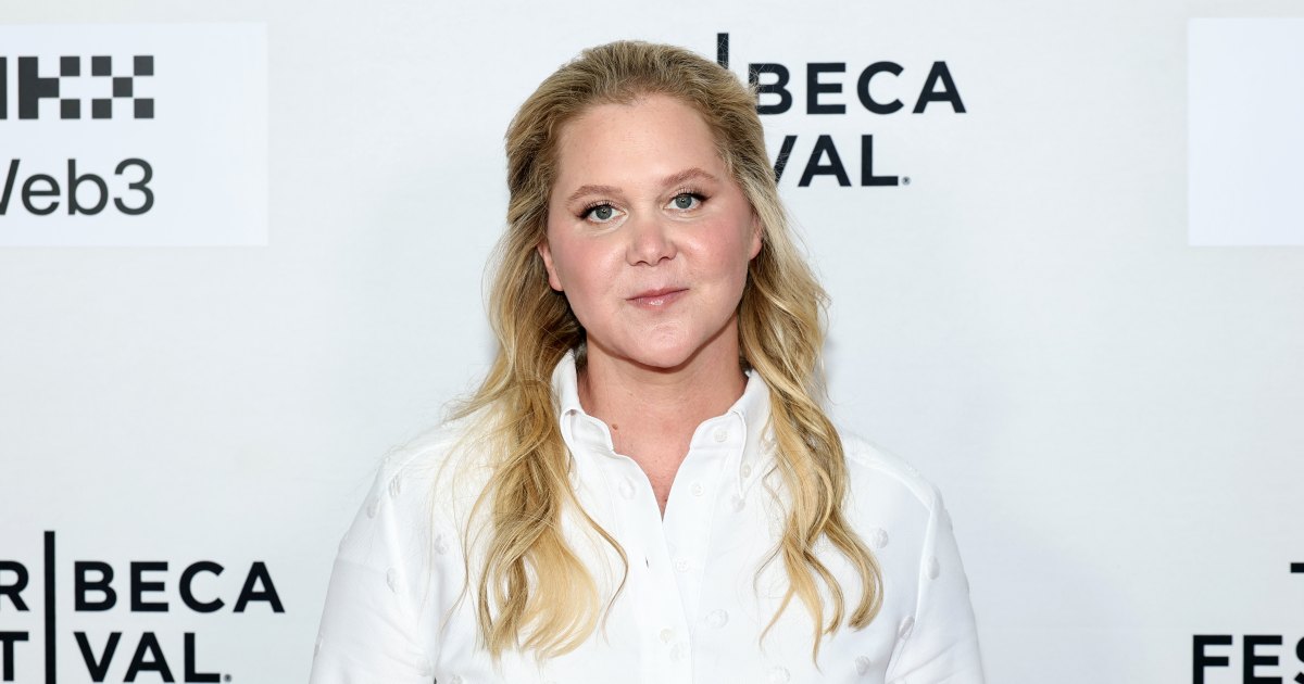 Amy Schumer brinca sobre ter sido convidada para o jantar de ensaio de Taylor Swift