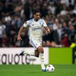 Analisando o poder de corrida de Youri Tielemans: sprints de alta intensidade, distância percorrida e velocidade máxima