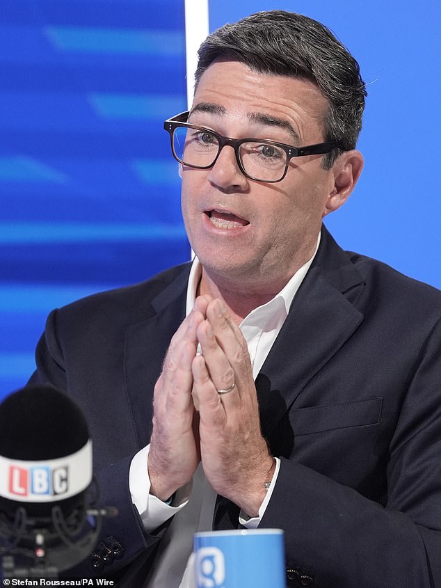 Em sua primeira entrevista transmitida desde que venceu a eleição suplementar de Makerfield, Andy Burnham descartou 'cortes grosseiros' na previdência social