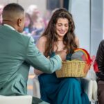 Anne Hathaway chora com o presente para bebê com tema 'Odyssey' de HOJE: 'Apropriadamente épico'