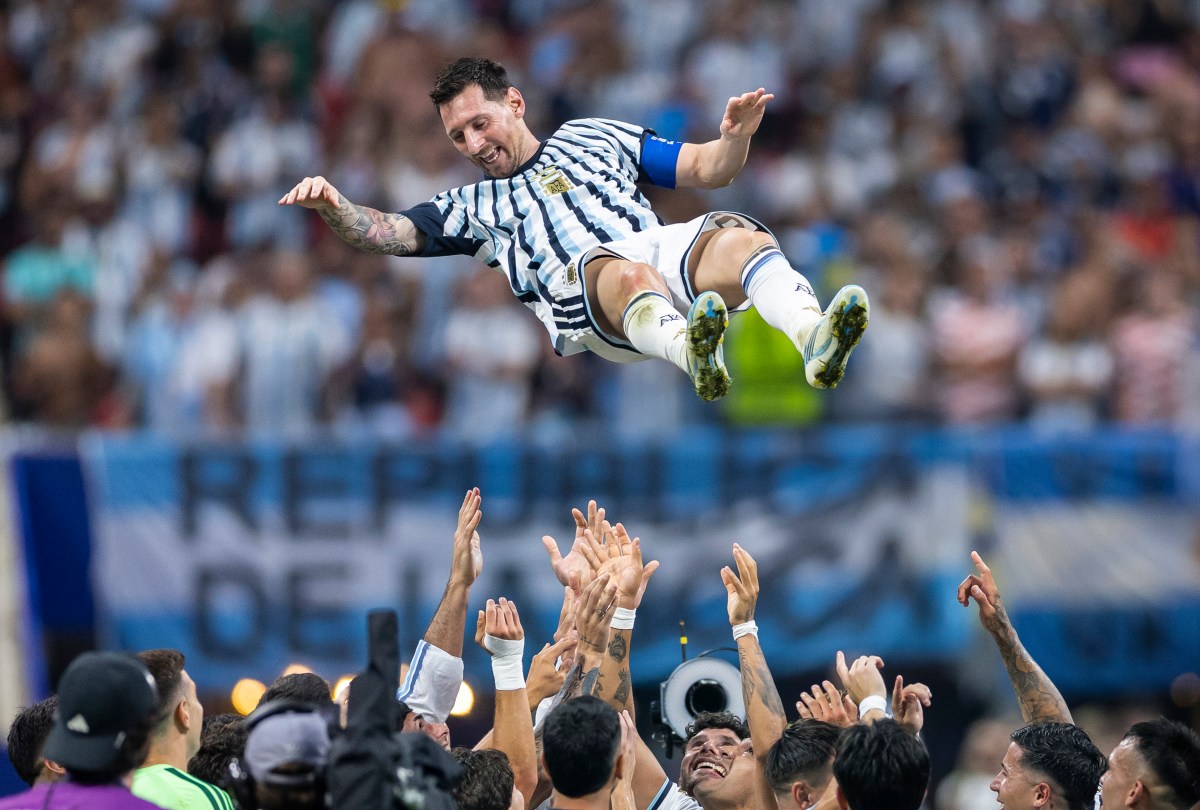 ATLANTA, GEORGIA - JULY 07: Lionel Messi #10 of Argentina is thrown in the air by teammates after the 3-2 victory during the FIFA World Cup 2026 Round of 16 match between Argentina and Egypt at Atlanta Stadium on July 07, 2026 in Atlanta, Georgia. (Photo by Justin Setterfield/Getty Images)