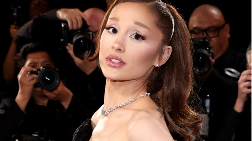 Ariana Grande desiste da 13ª temporada de 'American Horror Story' em meio a uma turnê