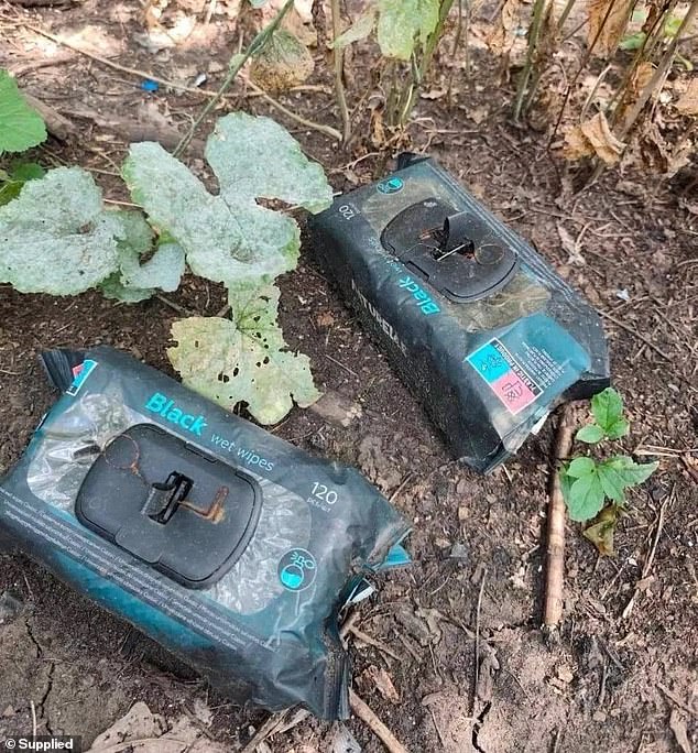 A Rússia teria jogado pacotes de lenços umedecidos cheios de explosivos nas ruas da Ucrânia