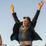 Homem-foguete: Especula-se que Elon Musk (foto) fundirá a Tesla com seu foguete da SpaceX, que ingressou na bolsa de valores de Nova York no mês passado