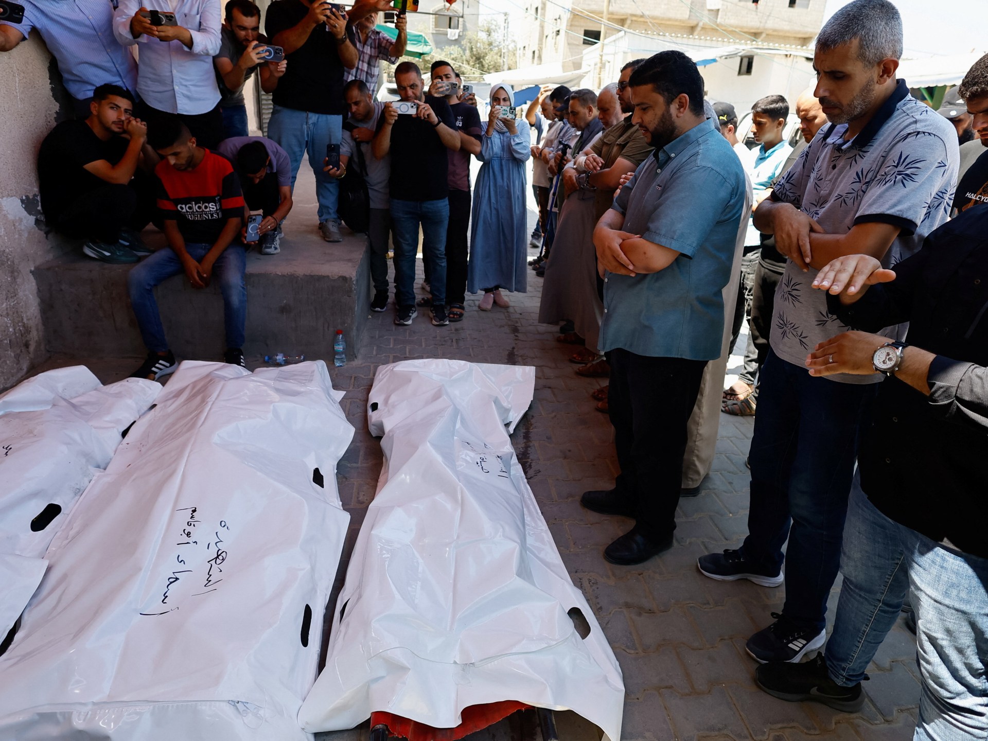 Ataque aéreo israelense a apartamento em Gaza mata família de três pessoas