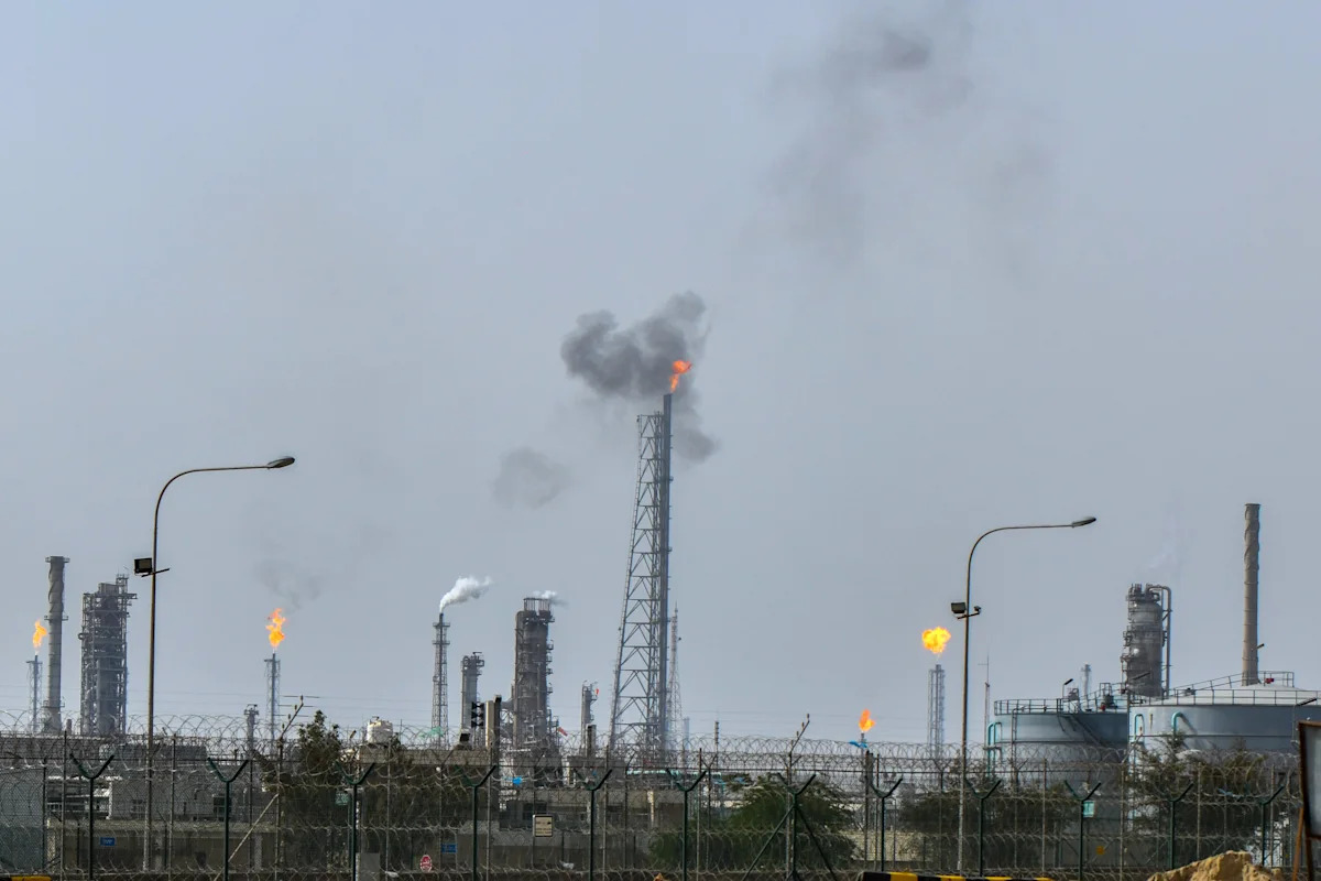 Ataque iraniano danifica uma usina de dessalinização do Kuwait, expondo a vulnerabilidade da água no seco Oriente Médio