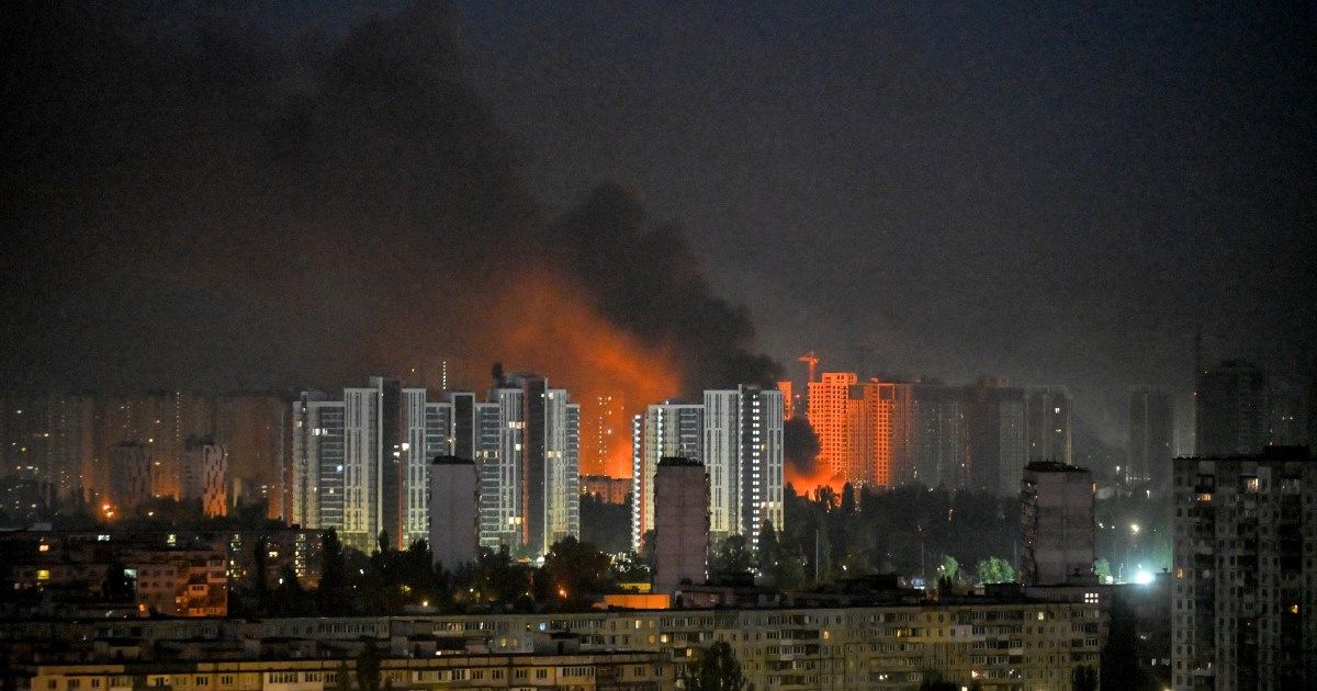 Ataques russos na Ucrânia matam 11 na véspera da cúpula da OTAN, dizem autoridades