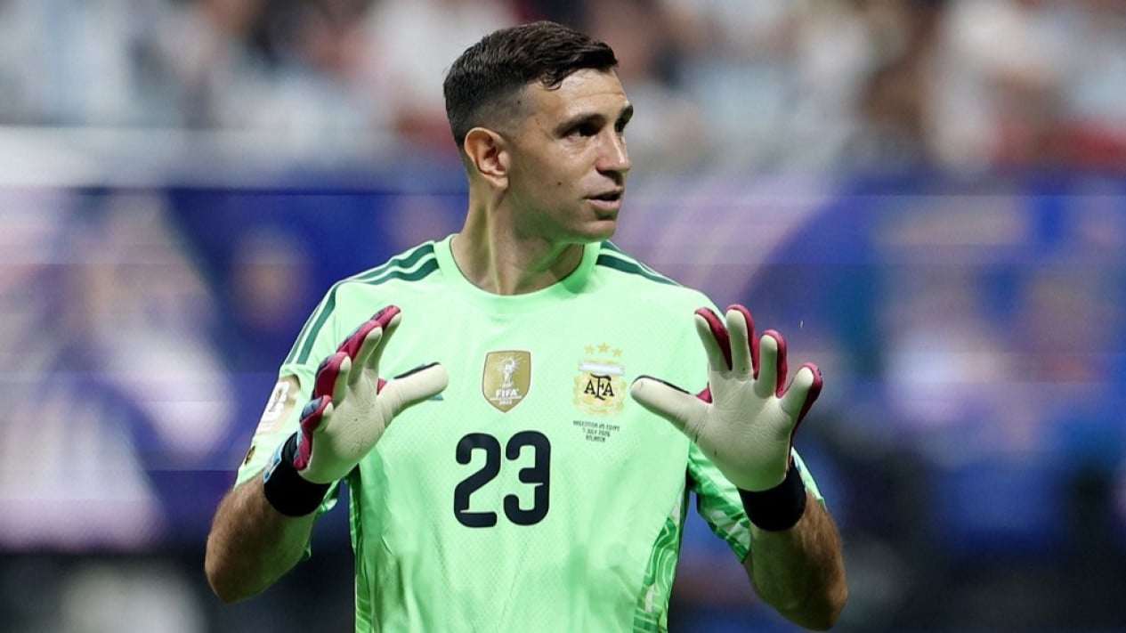 Atualização da transferência de Bursa para Juventus: Kabar Baik de Emiliano Martinez e Randal Kolo Muani