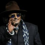 Bah, farsa: Johnny Depp limpa sua grade para Ebenezer