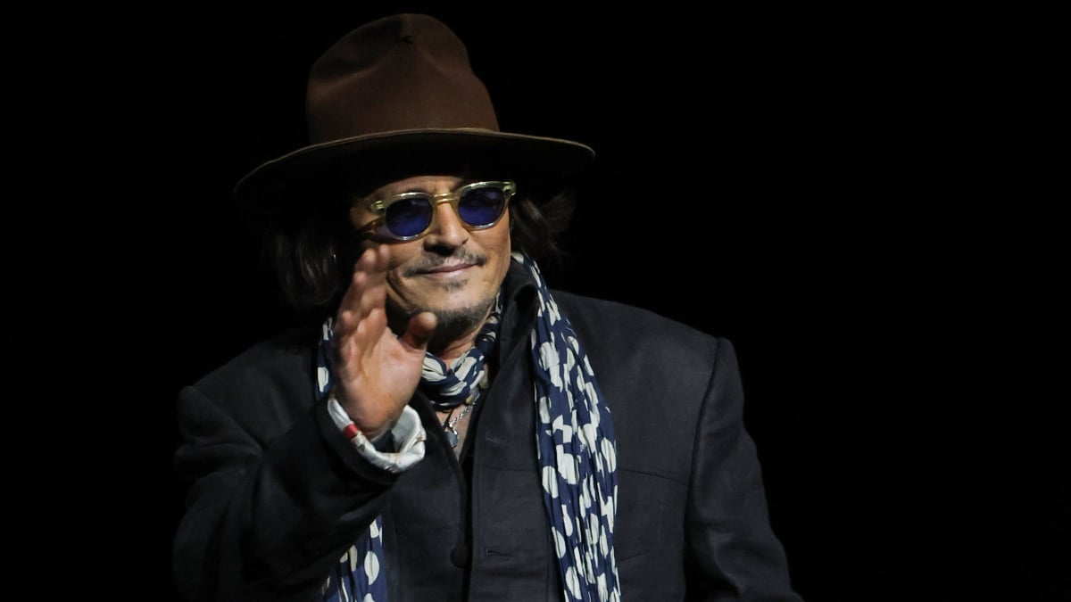 Bah, farsa: Johnny Depp limpa sua grade para Ebenezer