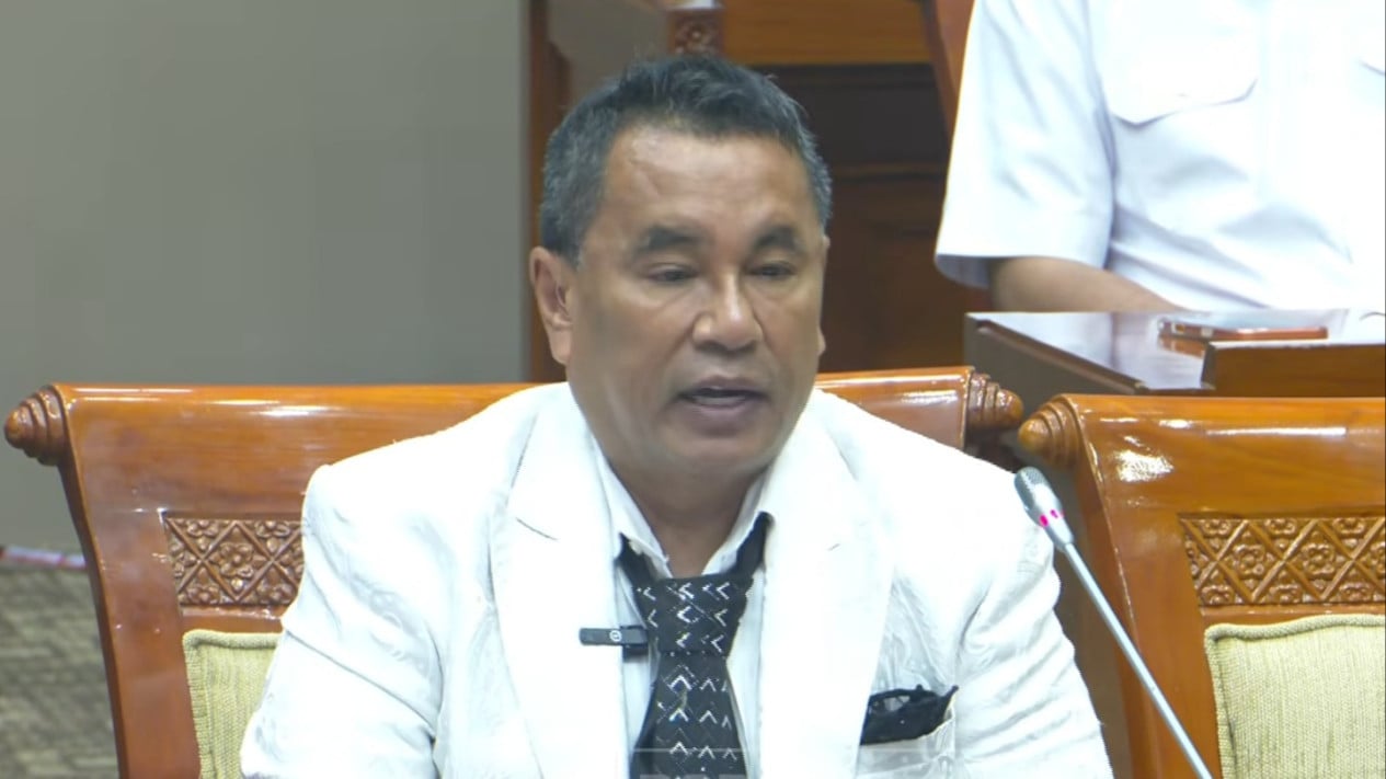 Beda Sikap Hotman Paris Tanggapi Kasus Nadiem Makarim vs Febrie Adriansyah