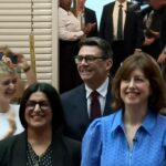 Bem-vindo à era Burnham: líder trabalhista oficialmente 'coroado' ao culpar Thatcher pelas desgraças da Grã-Bretanha e promete voltar à década de 1970... mas ainda não diz como