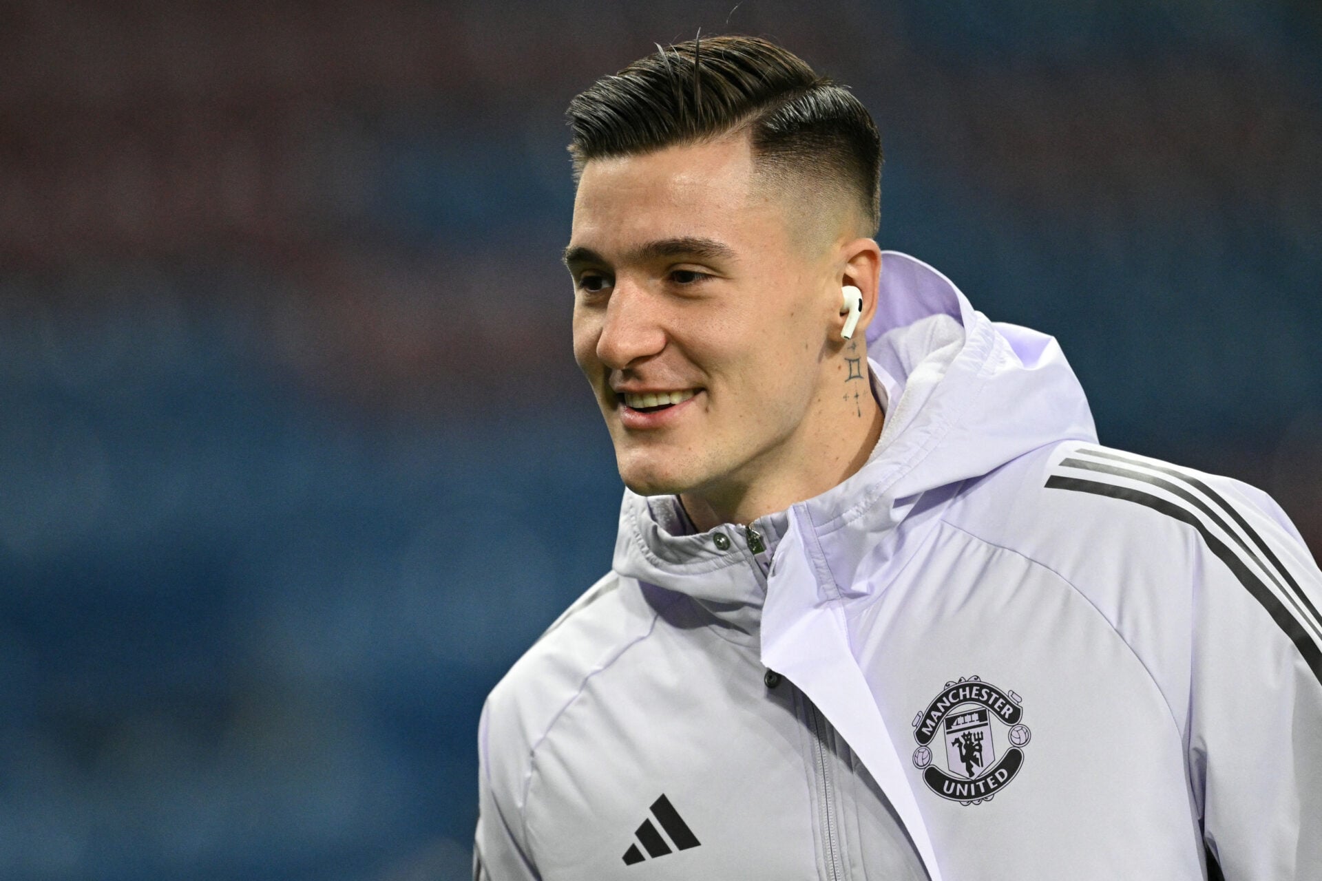Benjamin Sesko quebra o silêncio no retorno depois de finalmente ser fotografado no treinamento do Man Utd