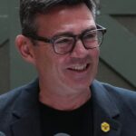 O futuro primeiro-ministro Andy Burnham. Fontes disseram a este jornal que Burnham está considerando reduzir o limite do chamado imposto sobre mansões da chanceler Rachel Reeves – previsto para ser atingido em abril de 2028 – de £ 2 milhões para £ 1,5 milhão.