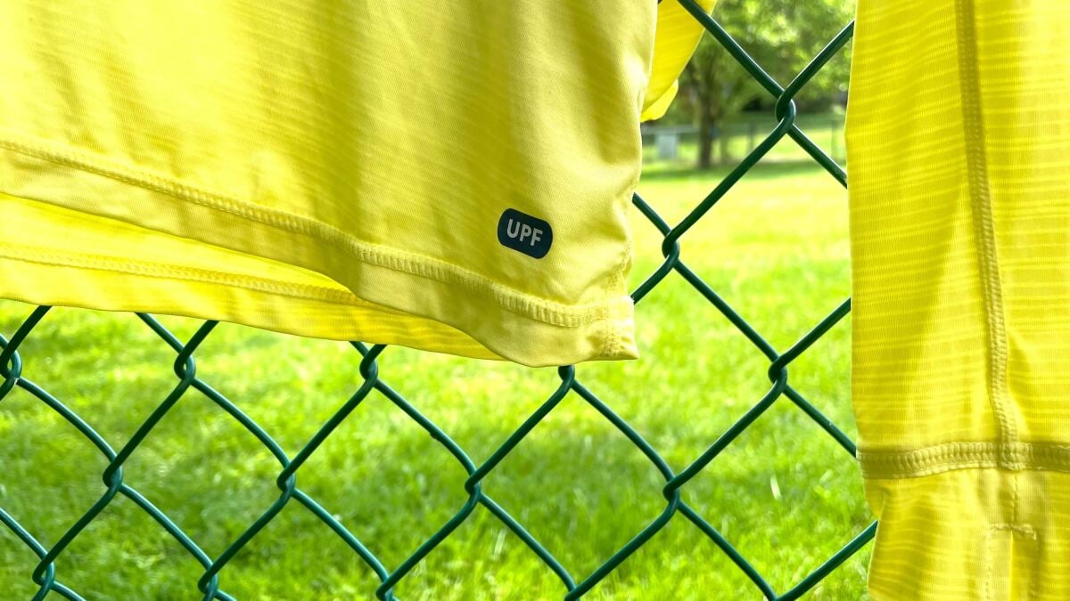 TSLA feminino UPF 50+ Rash Guard manga comprida, camisas de natação com proteção UV/Sol, top de natação para praia e surf, henna lateral branca, grande