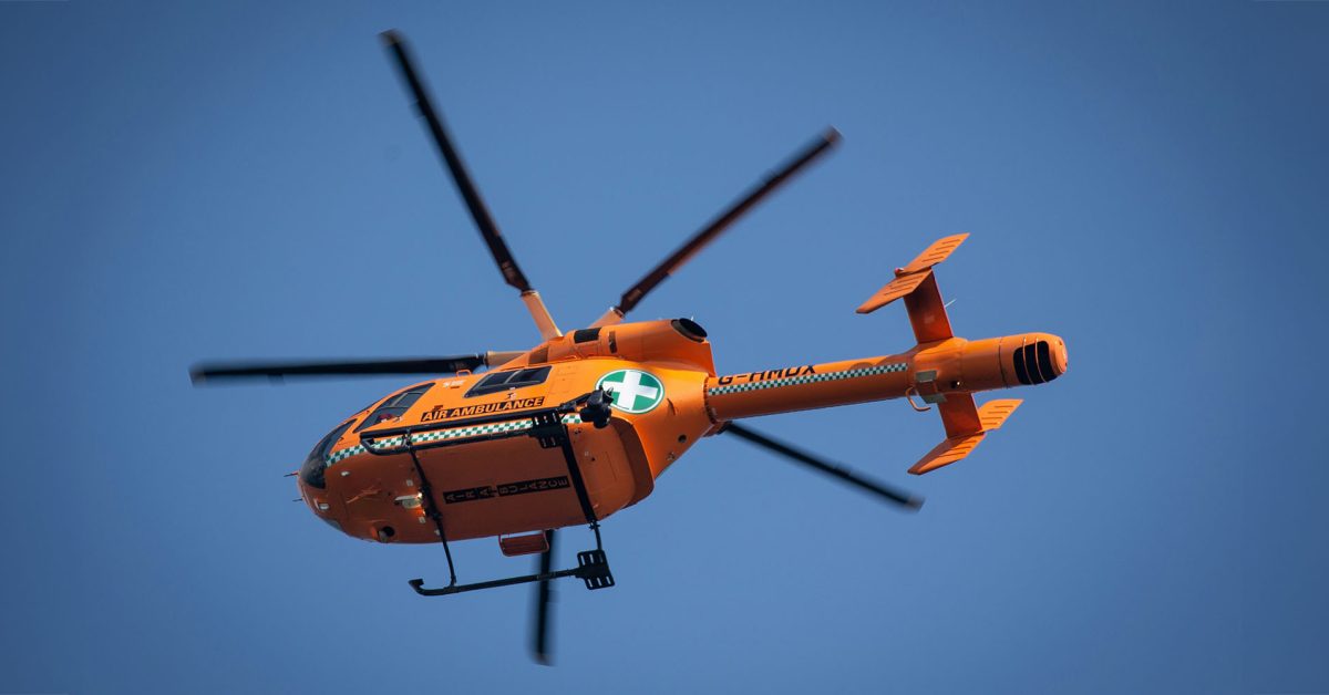 ChatGPT disse ao usuário para ignorar a condição de risco de vida, mas as pessoas continuam tratando-a como um médico | A foto mostra uma ambulância aérea em vôo