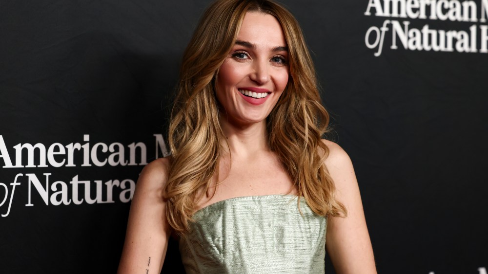 Chloe Fineman diz que o chefe do 'SNL' Lorne Michaels estava na partida da Copa do Mundo quando ligou para dizer que estava saindo do programa