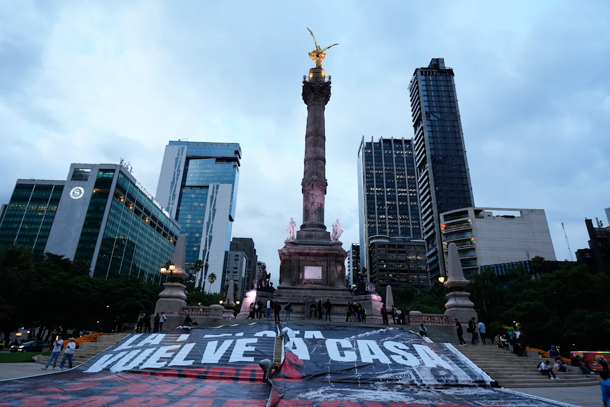 Cidade do México reforça segurança e limita multidões para jogo México-Inglaterra após 4 mortes