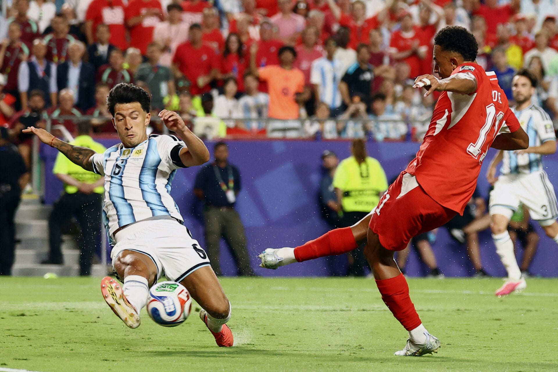 Como Lisandro Martinez se saiu na vitória da Argentina sobre a Suíça e avanço para as semifinais da Copa do Mundo