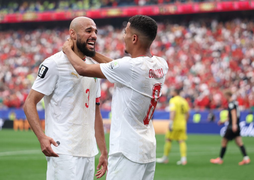Como Noussair Mazraoui se saiu na vitória do Marrocos por 3 a 0 sobre o Canadá