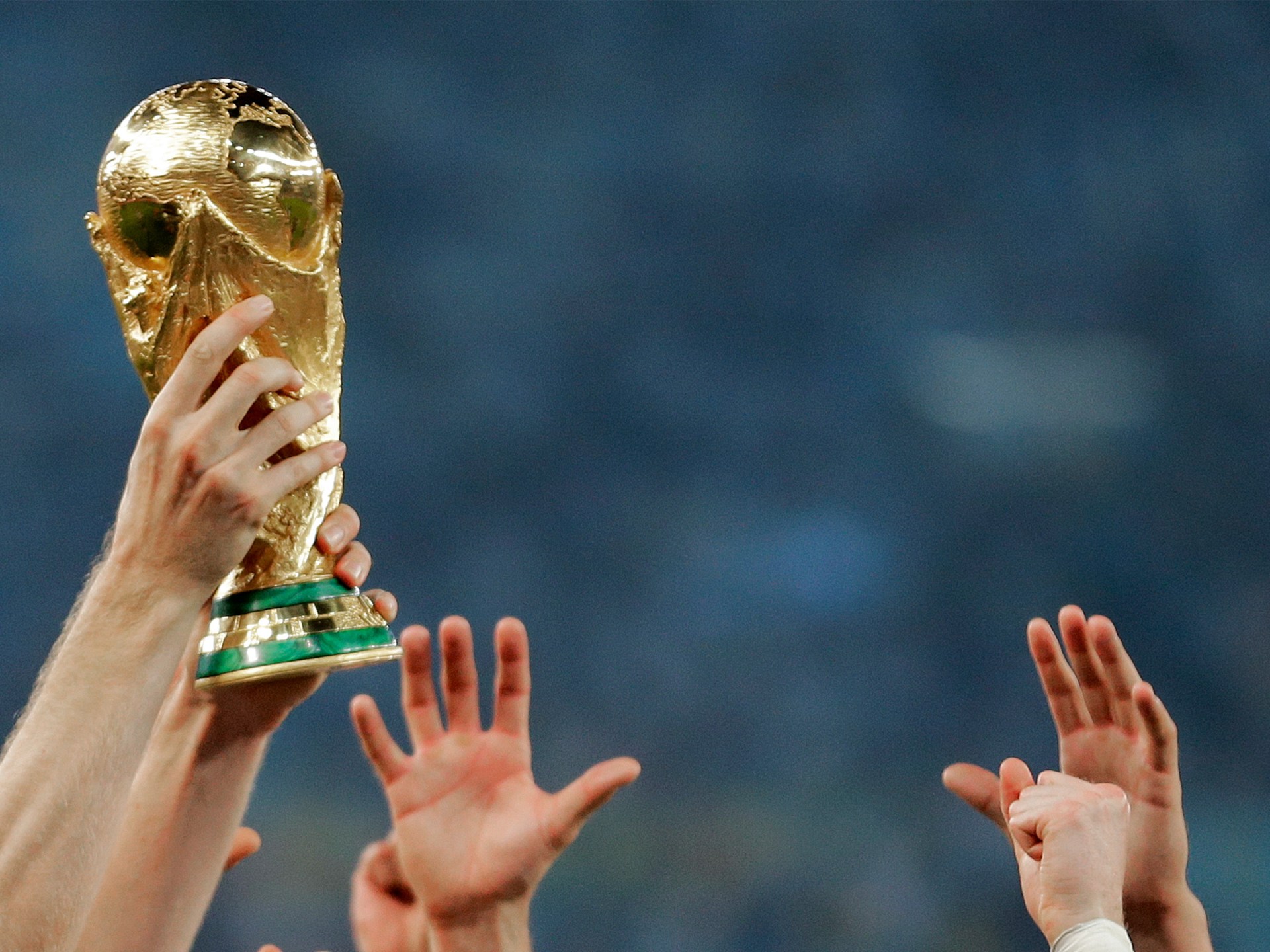 Como um escultor italiano criou o icônico troféu da Copa do Mundo