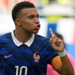 Copa do Mundo FIFA 2026: Kylian Mbappe apoia Lionel Messi para marcar na final do WC