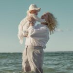 Crítica de 'The Guest': Um soberbo trígono Dyrholm agrega valor nada sentimental a um drama familiar penetrante