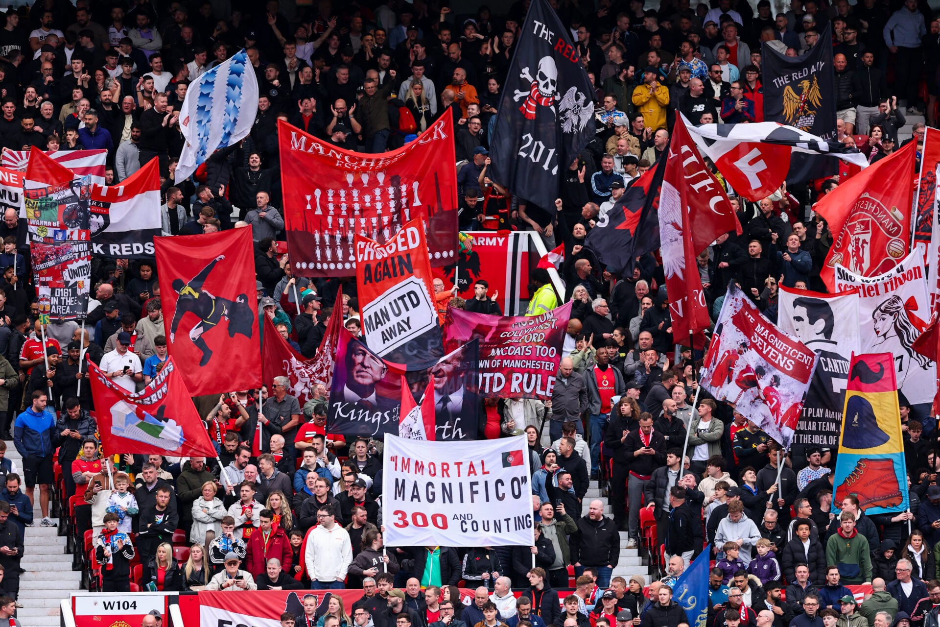 DEVE levantar seis questões principais que os fãs do Man Utd desejam resolver após o último anúncio do estádio
