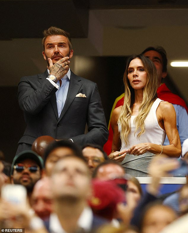 David Beckham torceu pela Espanha na semifinal da Copa do Mundo ao lado de sua esposa Victoria e sua família