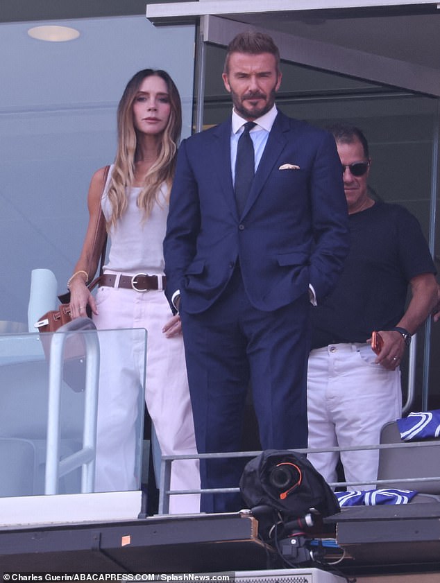 David e Victoria Beckham uniram-se com os filhos Romeo e Cruz na final da Copa do Mundo no domingo.