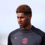 Decisão de transferência do Man Utd com Marcus Rashford, analisando os prós e as consequências de mantê-lo