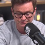 Declan Donnelly começou a chorar ao garantir a seu amigo Ant McPartlin que 'tudo ficará bem' em uma carta emocionante para seu eu mais jovem