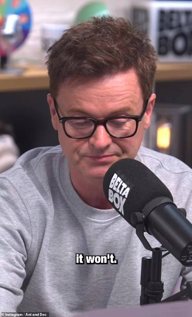 Declan Donnelly começou a chorar ao garantir a seu amigo Ant McPartlin que 'tudo ficará bem' em uma carta emocionante para seu eu mais jovem